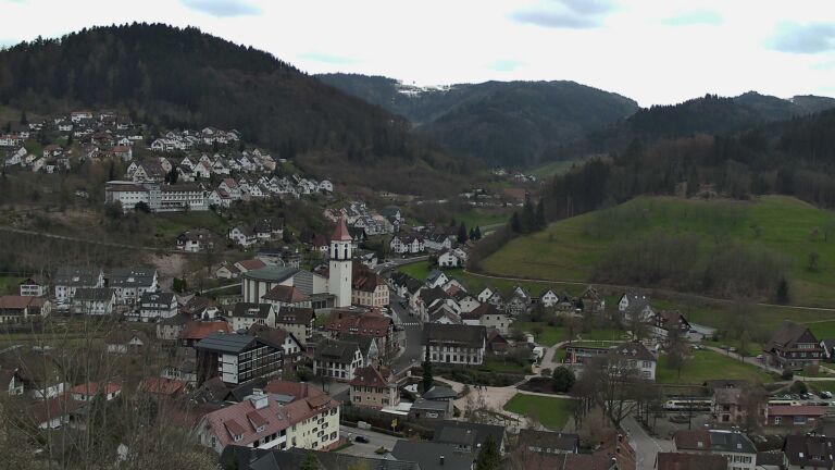 Dieses Bild zeigt eine Webcam-Aufnahme von Ottenhöfen, aufgenommen am Freitag, den 03.04.2026 um 14:10 Uhr