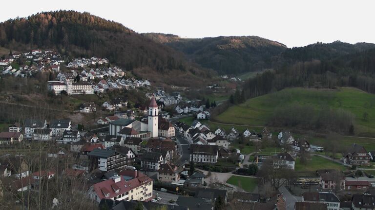 Dieses Bild zeigt eine Webcam-Aufnahme von Ottenhöfen, aufgenommen am Donnerstag, den 12.03.2026 um 18:00 Uhr