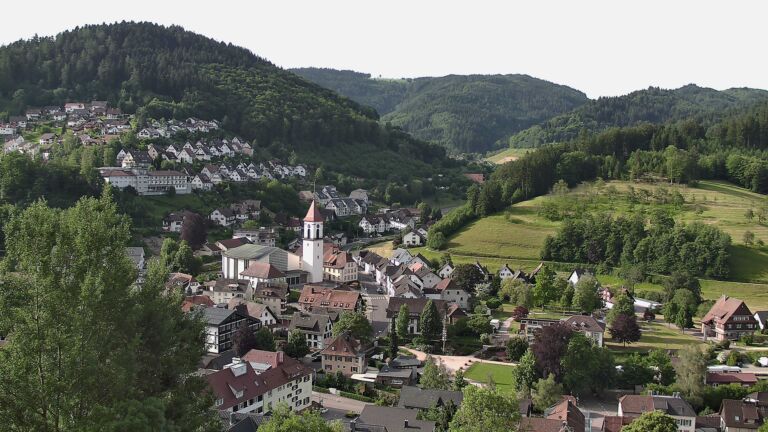 Dieses Bild zeigt eine Webcam-Aufnahme von Ottenhöfen, aufgenommen am Samstag, den 30.05.2026 um 08:30 Uhr