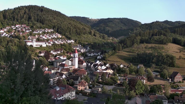 Dieses Bild zeigt eine Webcam-Aufnahme von Ottenhöfen, aufgenommen am Montag, den 20.07.2026 um 20:00 Uhr