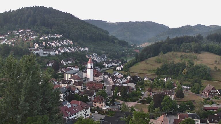 Dieses Bild zeigt eine Webcam-Aufnahme von Ottenhöfen, aufgenommen am Samstag, den 18.07.2026 um 06:20 Uhr