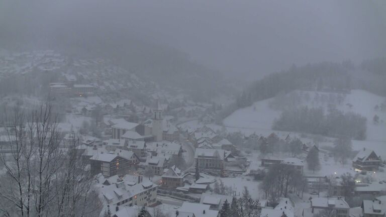 Dieses Bild zeigt eine Webcam-Aufnahme von Ottenhöfen, aufgenommen am Samstag, den 10.01.2026 um 17:00 Uhr