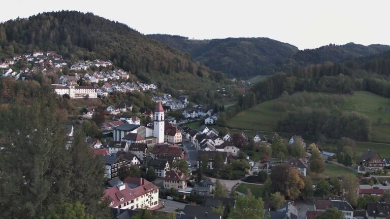 Dieses Bild zeigt eine Webcam-Aufnahme von Ottenhöfen, aufgenommen am Donnerstag, den 15.10.2026 um 18:50 Uhr