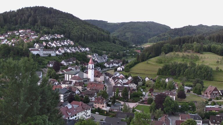 Dieses Bild zeigt eine Webcam-Aufnahme von Ottenhöfen, aufgenommen am Freitag, den 29.05.2026 um 05:40 Uhr