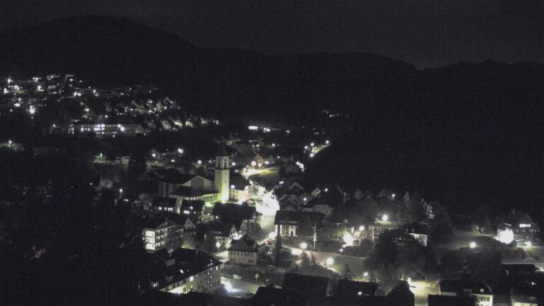 Dieses Bild zeigt eine Webcam-Aufnahme von Ottenhöfen, aufgenommen am Montag, den 04.05.2026 um 22:00 Uhr