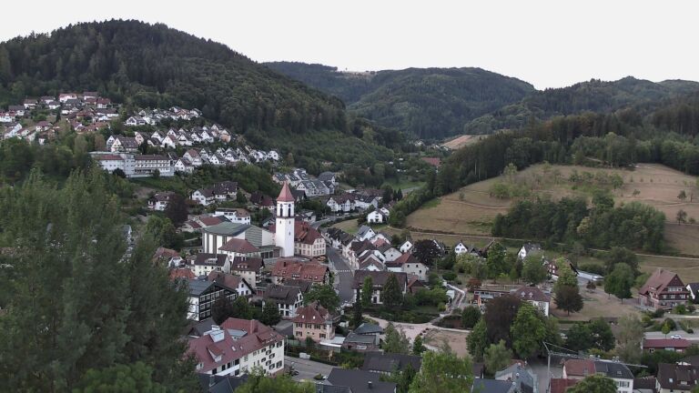 Dieses Bild zeigt eine Webcam-Aufnahme von Ottenhöfen, aufgenommen am Mittwoch, den 12.08.2026 um 06:10 Uhr