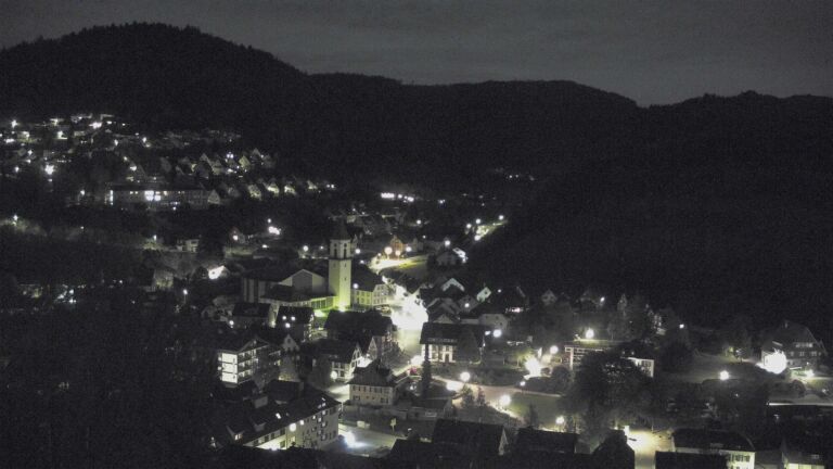 Dieses Bild zeigt eine Webcam-Aufnahme von Ottenhöfen, aufgenommen am Dienstag, den 28.04.2026 um 22:30 Uhr