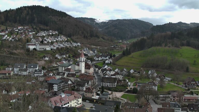 Dieses Bild zeigt eine Webcam-Aufnahme von Ottenhöfen, aufgenommen am Dienstag, den 31.03.2026 um 17:10 Uhr