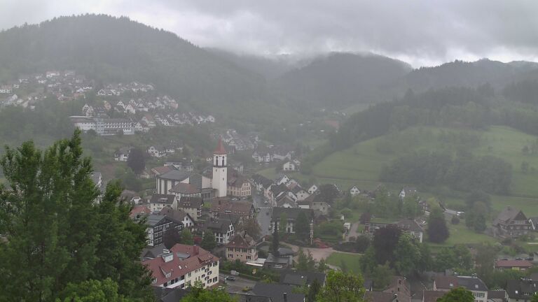 Dieses Bild zeigt eine Webcam-Aufnahme von Ottenhöfen, aufgenommen am Freitag, den 15.05.2026 um 10:00 Uhr