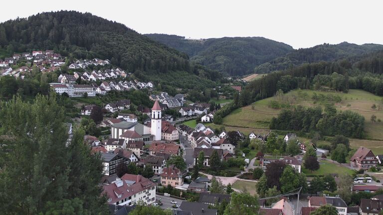 Dieses Bild zeigt eine Webcam-Aufnahme von Ottenhöfen, aufgenommen am Mittwoch, den 08.07.2026 um 06:30 Uhr