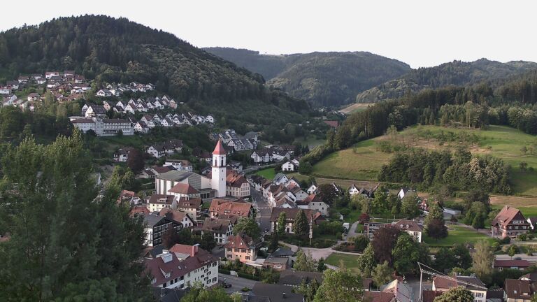 Dieses Bild zeigt eine Webcam-Aufnahme von Ottenhöfen, aufgenommen am Freitag, den 26.06.2026 um 06:50 Uhr