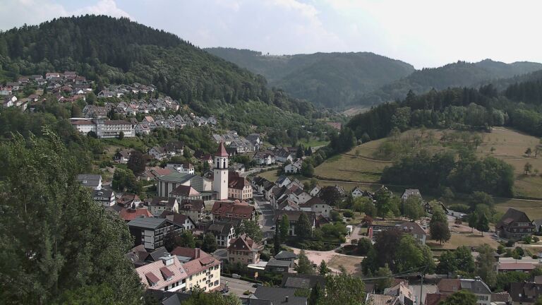 Dieses Bild zeigt eine Webcam-Aufnahme von Ottenhöfen, aufgenommen am Donnerstag, den 30.07.2026 um 15:50 Uhr