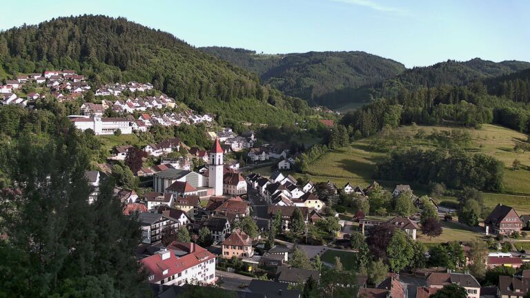Dieses Bild zeigt eine Webcam-Aufnahme von Ottenhöfen, aufgenommen am Freitag, den 29.05.2026 um 19:40 Uhr