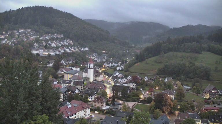 Dieses Bild zeigt eine Webcam-Aufnahme von Ottenhöfen, aufgenommen am Mittwoch, den 21.10.2026 um 18:40 Uhr