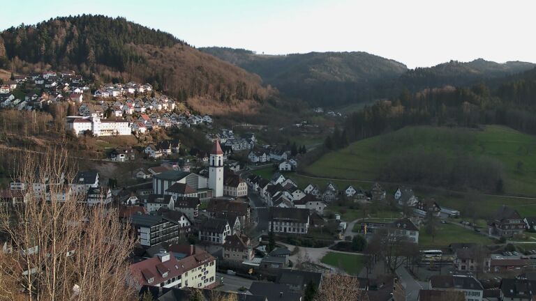 Dieses Bild zeigt eine Webcam-Aufnahme von Ottenhöfen, aufgenommen am Mittwoch, den 04.03.2026 um 17:20 Uhr