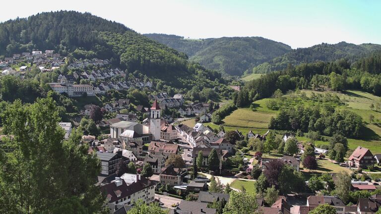 Dieses Bild zeigt eine Webcam-Aufnahme von Ottenhöfen, aufgenommen am Freitag, den 22.05.2026 um 10:10 Uhr