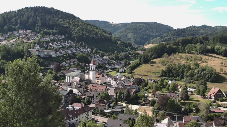 Dieses Bild zeigt eine Webcam-Aufnahme von Ottenhöfen, aufgenommen am Montag, den 13.07.2026 um 09:40 Uhr