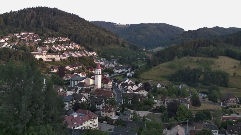 Dieses Bild zeigt eine Webcam-Aufnahme von Ottenhöfen, aufgenommen am Samstag, den 18.07.2026 um 20:40 Uhr