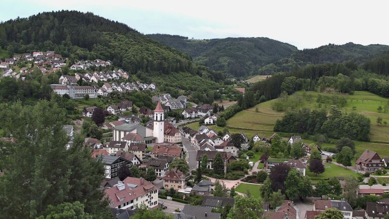 Dieses Bild zeigt eine Webcam-Aufnahme von Ottenhöfen, aufgenommen am Mittwoch, den 10.06.2026 um 06:10 Uhr