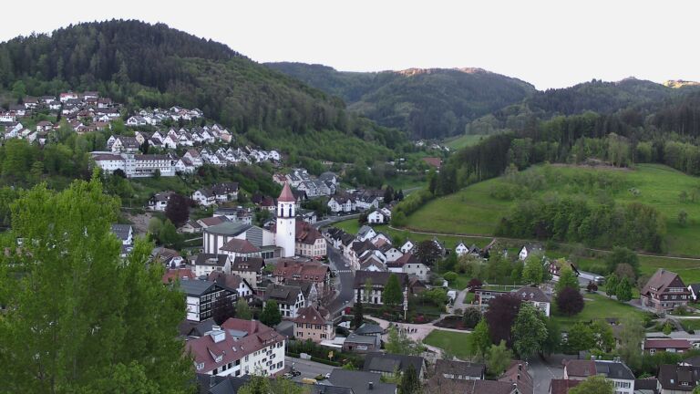 Dieses Bild zeigt eine Webcam-Aufnahme von Ottenhöfen, aufgenommen am Freitag, den 01.05.2026 um 06:40 Uhr