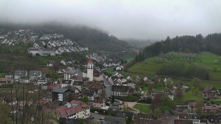 Dieses Bild zeigt eine Webcam-Aufnahme von Ottenhöfen, aufgenommen am Montag, den 13.04.2026 um 10:20 Uhr