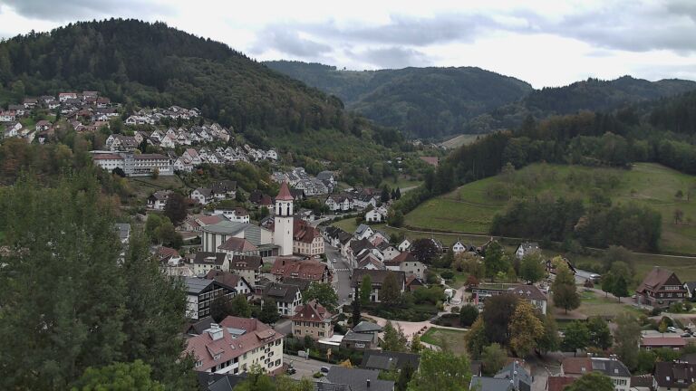Dieses Bild zeigt eine Webcam-Aufnahme von Ottenhöfen, aufgenommen am Donnerstag, den 01.10.2026 um 15:20 Uhr