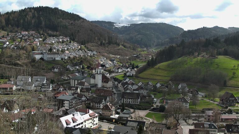 Dieses Bild zeigt eine Webcam-Aufnahme von Ottenhöfen, aufgenommen am Dienstag, den 31.03.2026 um 15:30 Uhr