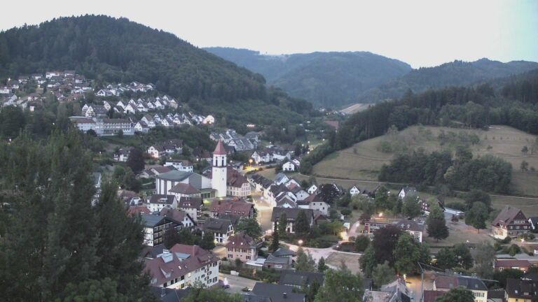 Dieses Bild zeigt eine Webcam-Aufnahme von Ottenhöfen, aufgenommen am Freitag, den 31.07.2026 um 05:30 Uhr