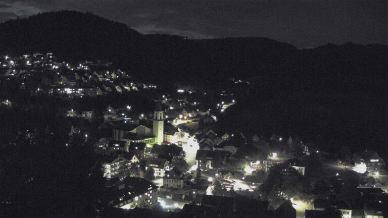 Dieses Bild zeigt eine Webcam-Aufnahme von Ottenhöfen, aufgenommen am Samstag, den 29.08.2026 um 22:00 Uhr