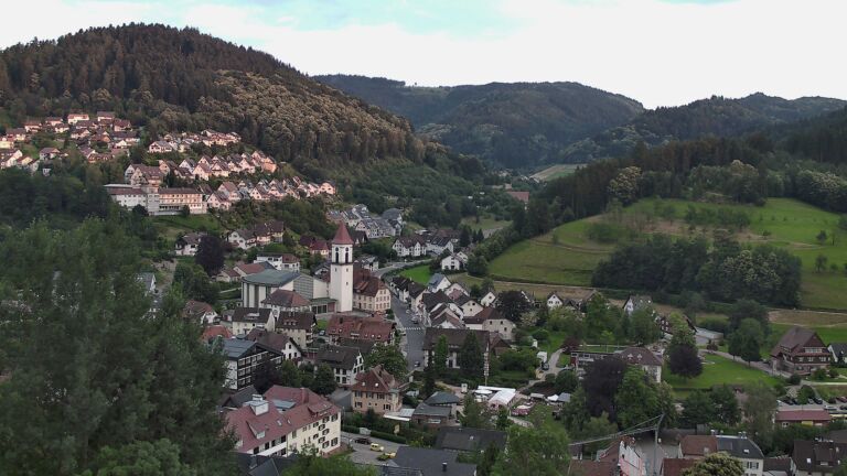 Dieses Bild zeigt eine Webcam-Aufnahme von Ottenhöfen, aufgenommen am Sonntag, den 21.06.2026 um 21:00 Uhr