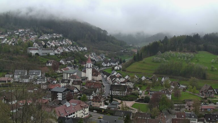 Dieses Bild zeigt eine Webcam-Aufnahme von Ottenhöfen, aufgenommen am Montag, den 13.04.2026 um 11:10 Uhr