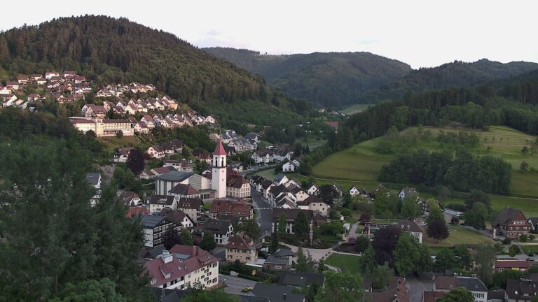 Dieses Bild zeigt eine Webcam-Aufnahme von Ottenhöfen, aufgenommen am Dienstag, den 26.05.2026 um 20:40 Uhr