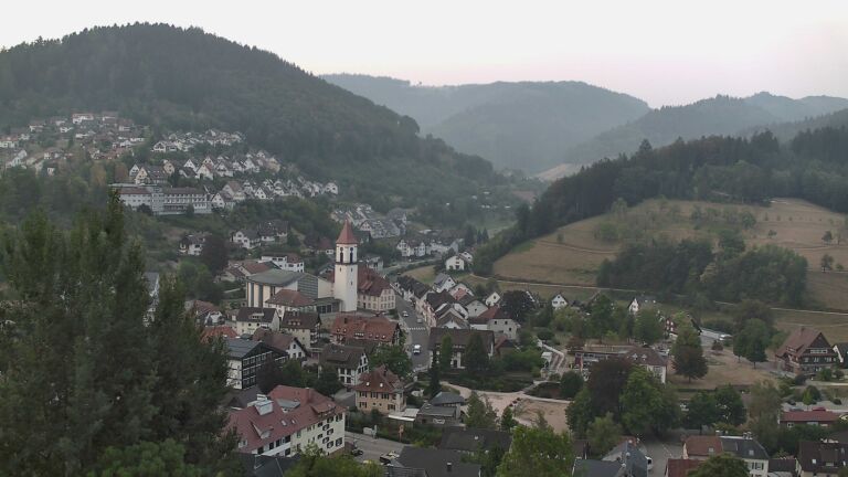 Dieses Bild zeigt eine Webcam-Aufnahme von Ottenhöfen, aufgenommen am Montag, den 17.08.2026 um 06:40 Uhr