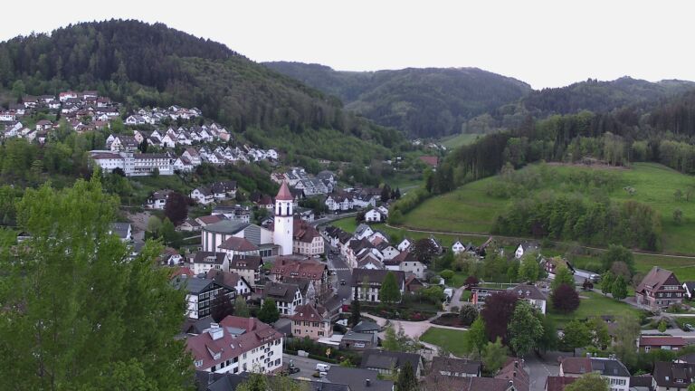 Dieses Bild zeigt eine Webcam-Aufnahme von Ottenhöfen, aufgenommen am Donnerstag, den 30.04.2026 um 06:30 Uhr