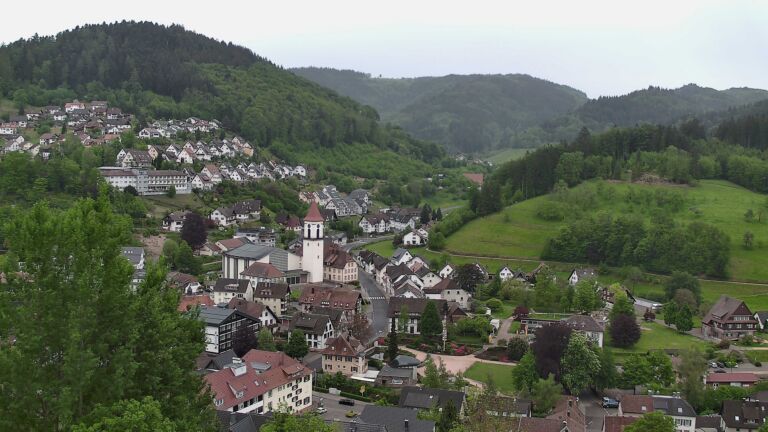 Dieses Bild zeigt eine Webcam-Aufnahme von Ottenhöfen, aufgenommen am Dienstag, den 05.05.2026 um 09:30 Uhr