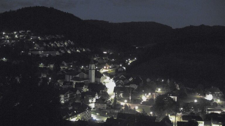 Dieses Bild zeigt eine Webcam-Aufnahme von Ottenhöfen, aufgenommen am Mittwoch, den 17.06.2026 um 04:00 Uhr