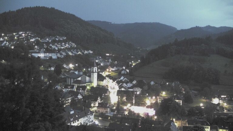 Dieses Bild zeigt eine Webcam-Aufnahme von Ottenhöfen, aufgenommen am Freitag, den 19.06.2026 um 22:00 Uhr