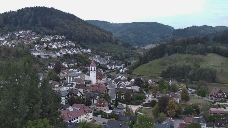 Dieses Bild zeigt eine Webcam-Aufnahme von Ottenhöfen, aufgenommen am Mittwoch, den 30.09.2026 um 19:00 Uhr