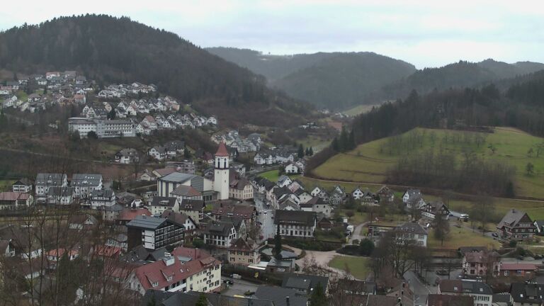 Dieses Bild zeigt eine Webcam-Aufnahme von Ottenhöfen, aufgenommen am Dienstag, den 27.01.2026 um 16:10 Uhr