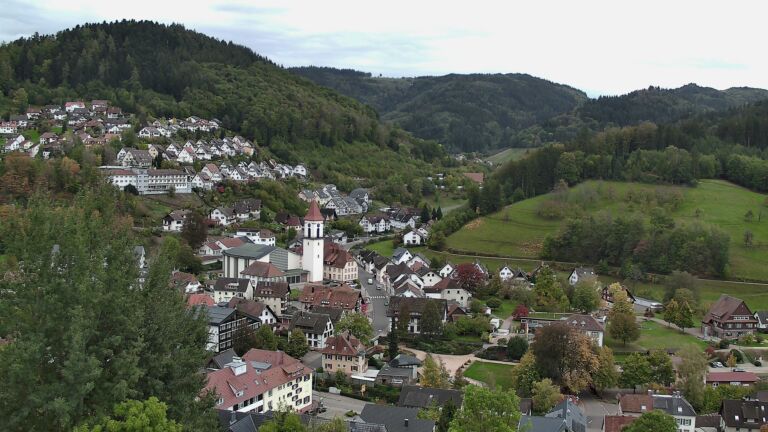 Dieses Bild zeigt eine Webcam-Aufnahme von Ottenhöfen, aufgenommen am Freitag, den 23.10.2026 um 10:20 Uhr