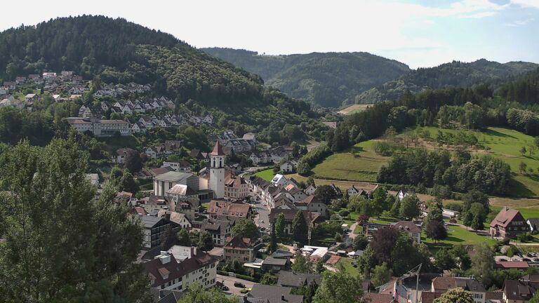 Dieses Bild zeigt eine Webcam-Aufnahme von Ottenhöfen, aufgenommen am Sonntag, den 21.06.2026 um 10:20 Uhr