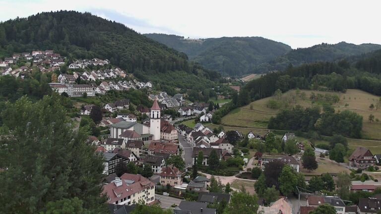Dieses Bild zeigt eine Webcam-Aufnahme von Ottenhöfen, aufgenommen am Mittwoch, den 15.07.2026 um 19:30 Uhr