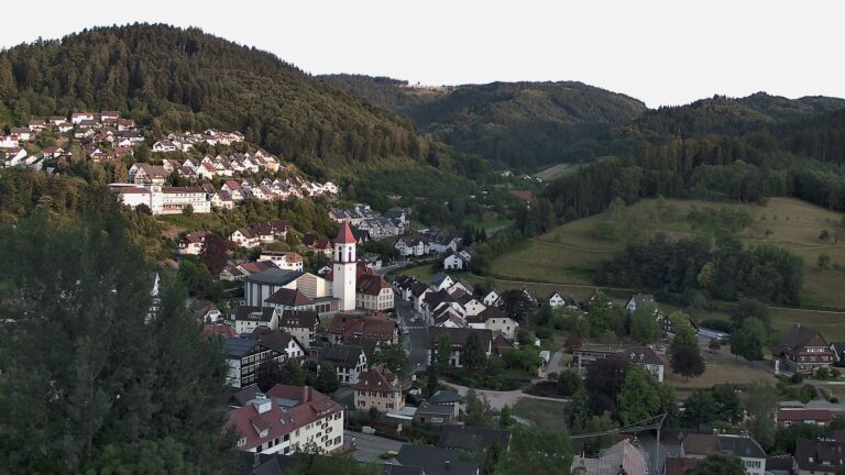 Dieses Bild zeigt eine Webcam-Aufnahme von Ottenhöfen, aufgenommen am Sonntag, den 19.07.2026 um 20:40 Uhr
