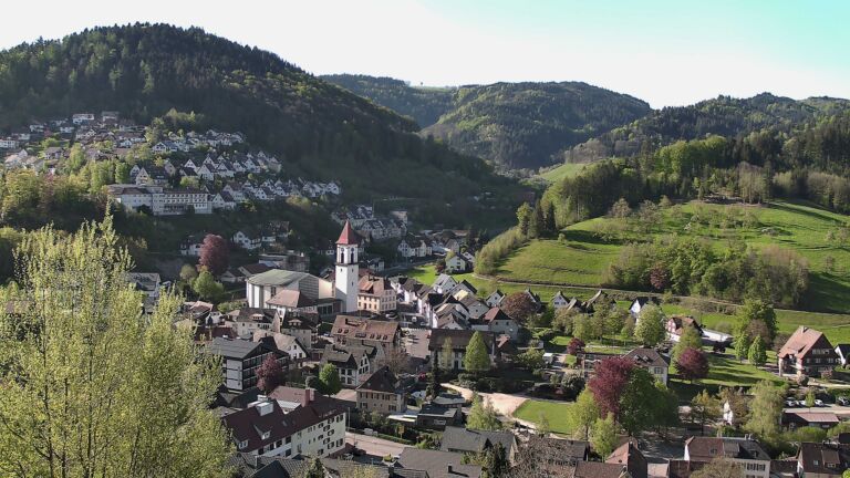 Dieses Bild zeigt eine Webcam-Aufnahme von Ottenhöfen, aufgenommen am Freitag, den 24.04.2026 um 09:00 Uhr