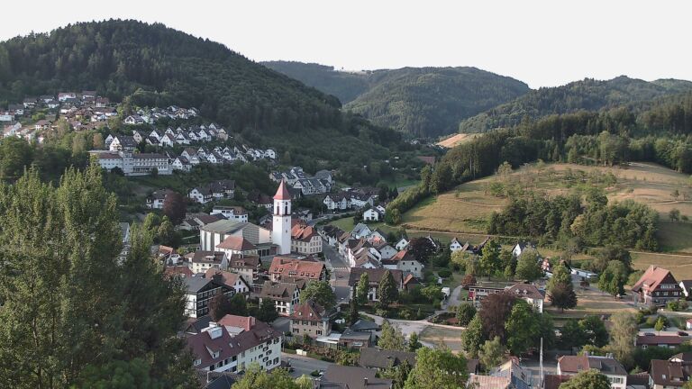 Dieses Bild zeigt eine Webcam-Aufnahme von Ottenhöfen, aufgenommen am Donnerstag, den 30.07.2026 um 07:30 Uhr