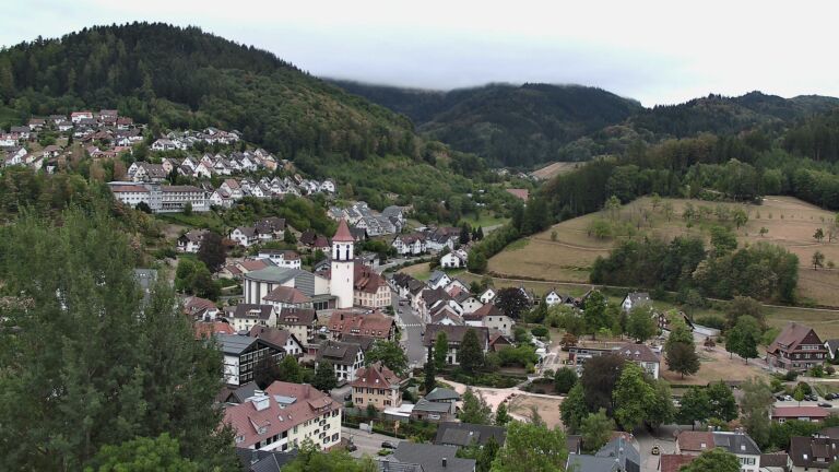 Dieses Bild zeigt eine Webcam-Aufnahme von Ottenhöfen, aufgenommen am Donnerstag, den 20.08.2026 um 09:50 Uhr