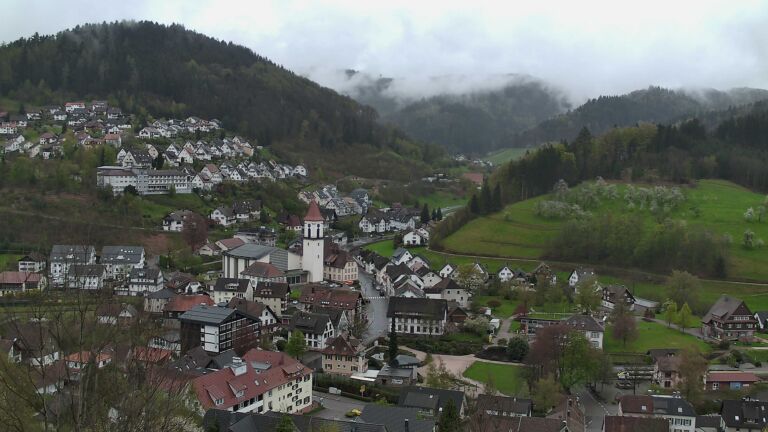 Dieses Bild zeigt eine Webcam-Aufnahme von Ottenhöfen, aufgenommen am Sonntag, den 12.04.2026 um 15:40 Uhr