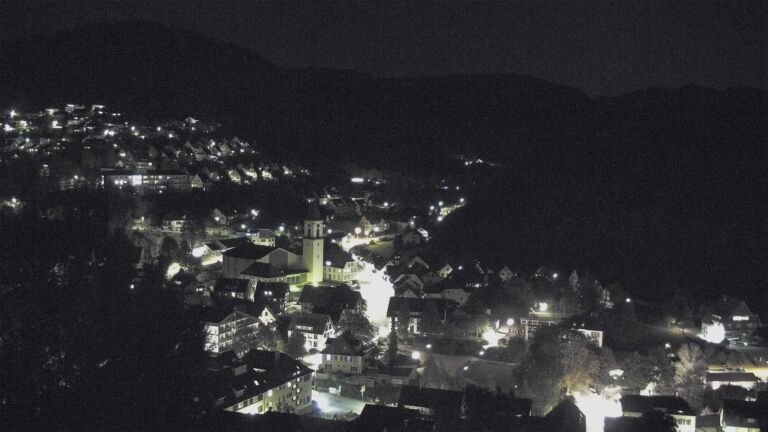 Dieses Bild zeigt eine Webcam-Aufnahme von Ottenhöfen, aufgenommen am Montag, den 05.10.2026 um 20:20 Uhr