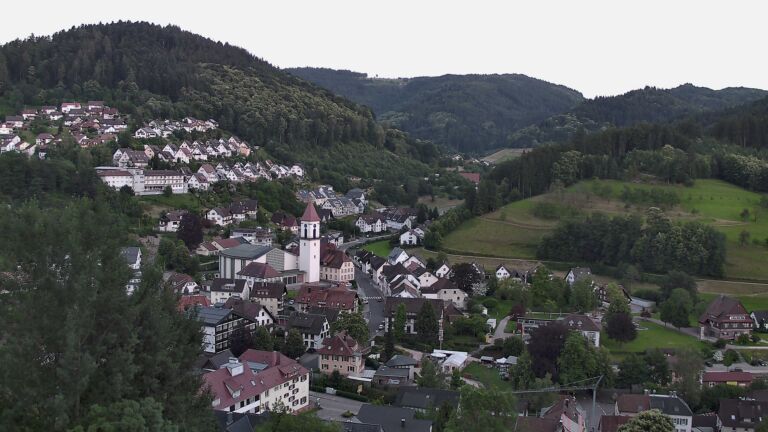 Dieses Bild zeigt eine Webcam-Aufnahme von Ottenhöfen, aufgenommen am Donnerstag, den 18.06.2026 um 21:30 Uhr