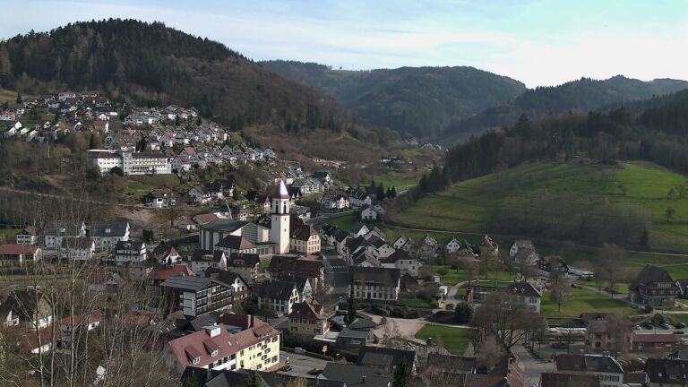 Dieses Bild zeigt eine Webcam-Aufnahme von Ottenhöfen, aufgenommen am Dienstag, den 24.03.2026 um 16:00 Uhr